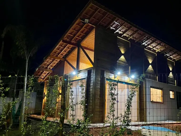 Fachada: Casa Térrea 58,50m² com 1 Suíte e Deck